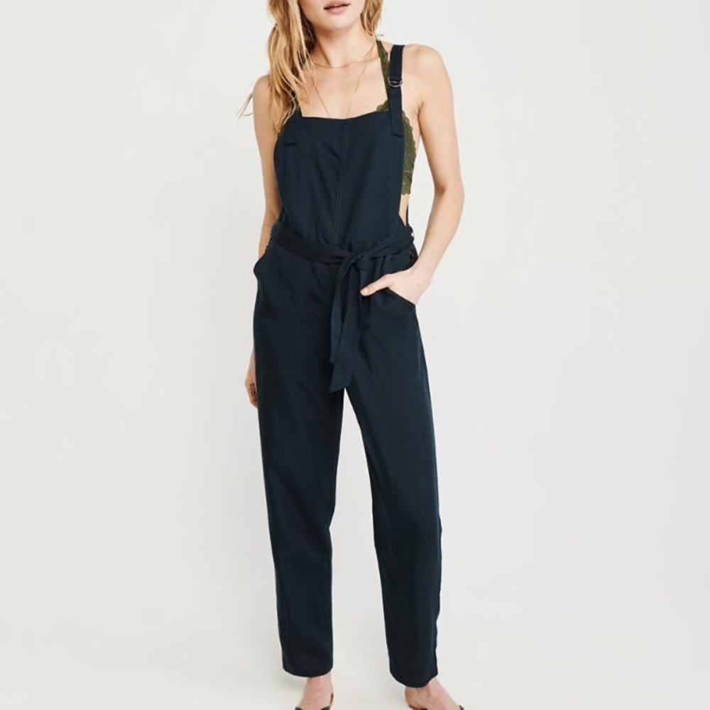 *NWT* Jumpsuit | A&F | XL